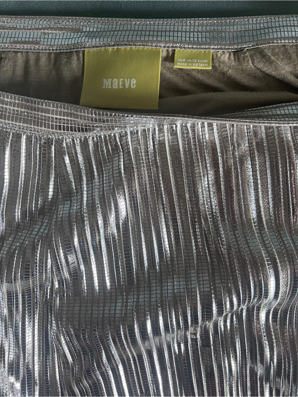 Metallic Pleated Midi Skirt - Picture 6 of 6